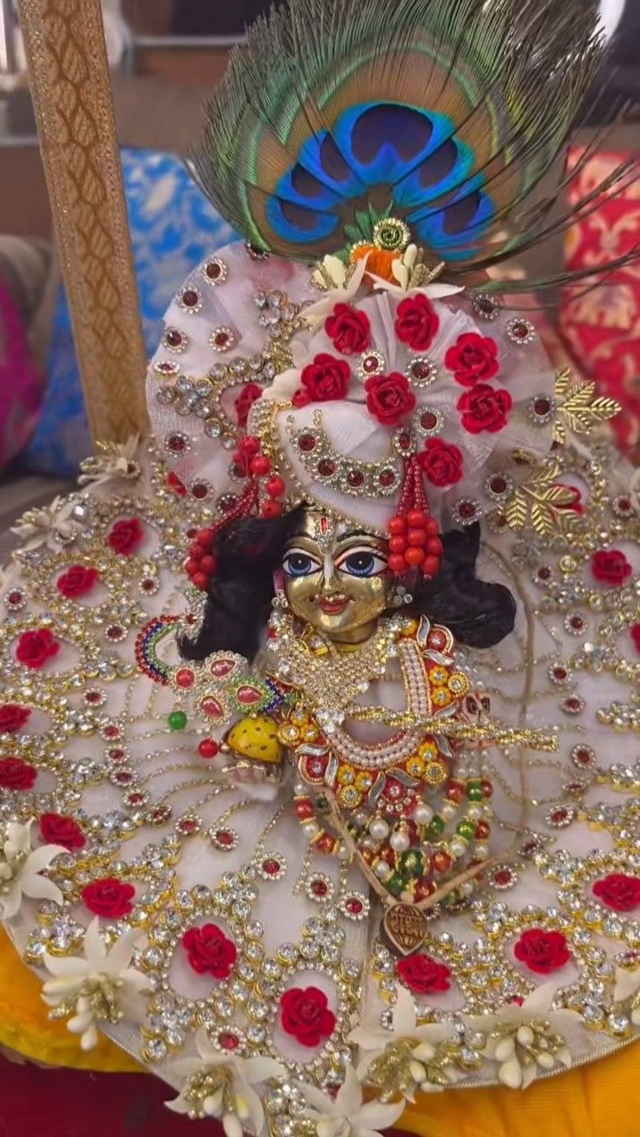 716x1272 Cute Krishna idol in front of a mirror. Laddu wallpaper, Gopal ji wallpaper, Laddu gopal ji
