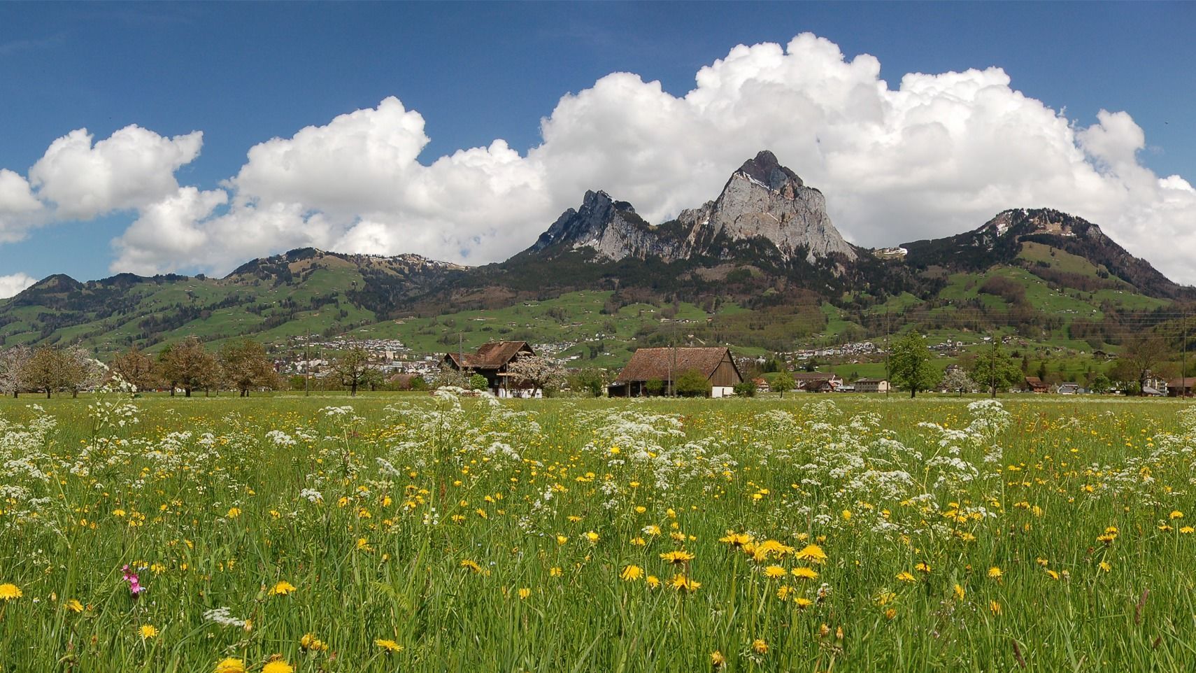 1710x962 Schwyz