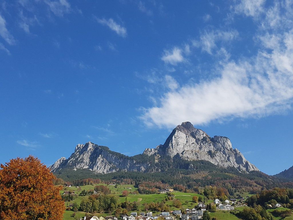 1024x768 Mythen. Grosser Mythen Schwyz