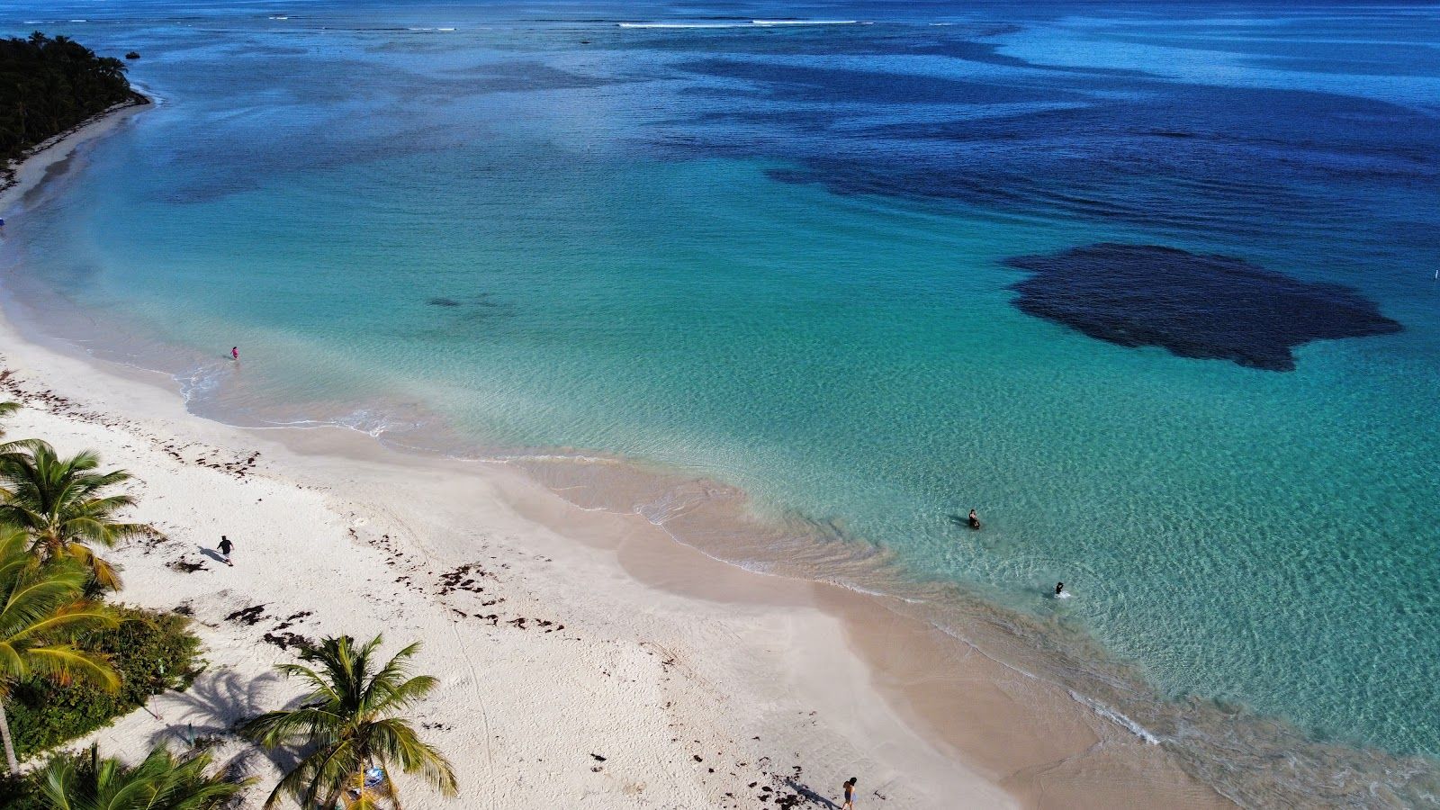 1600x900 Flamenco beach. Culebra, Puerto Rico features, map, photo