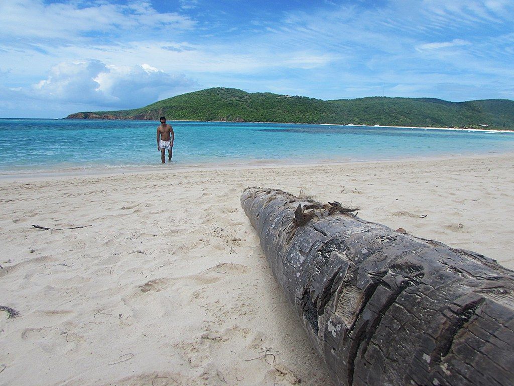 1024x768 Flamenco Beach in Culebra Island, Puerto Rico. White sand a