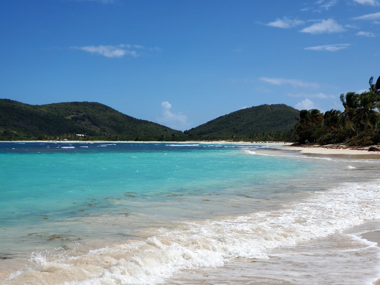 1600x1200 Flamenco beach. Culebra, Puerto Rico features, map, photo