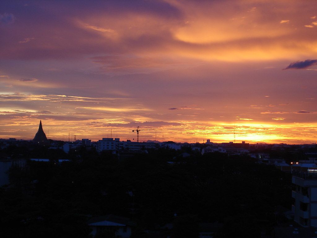 1024x768 Nakhon Pathom Sunset June 09 02. View from my Apartment