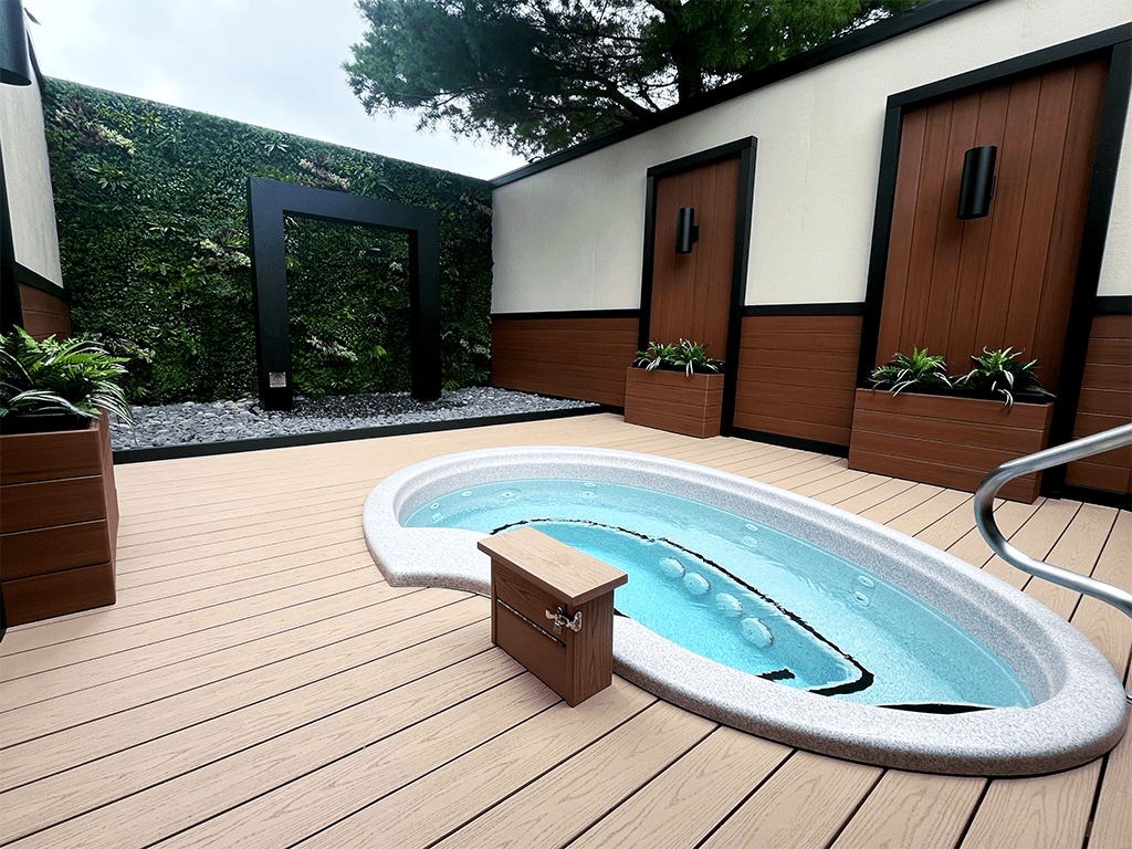 1024x768 Grand Rapids Photo Hot Tub Gardens