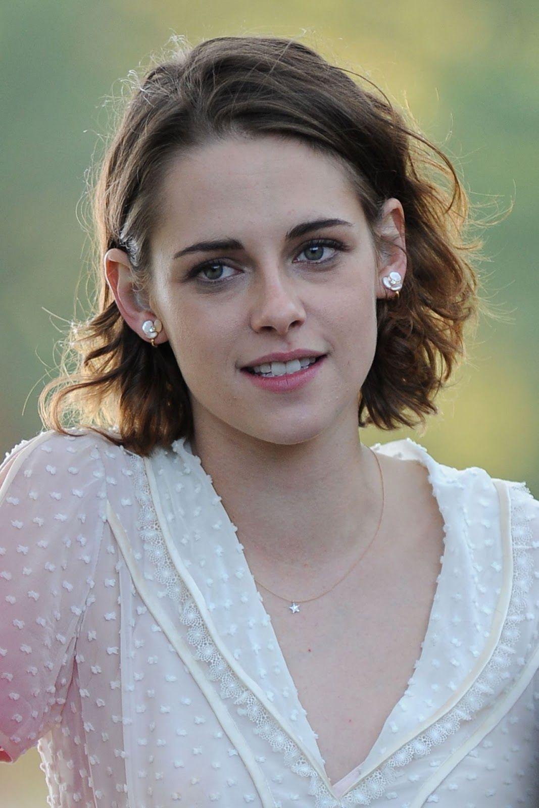 1067x1600 KristenStewart in Woody Allen's Cafe Society. Kristen stewart movies, Kristen stewart, Kristin stewart