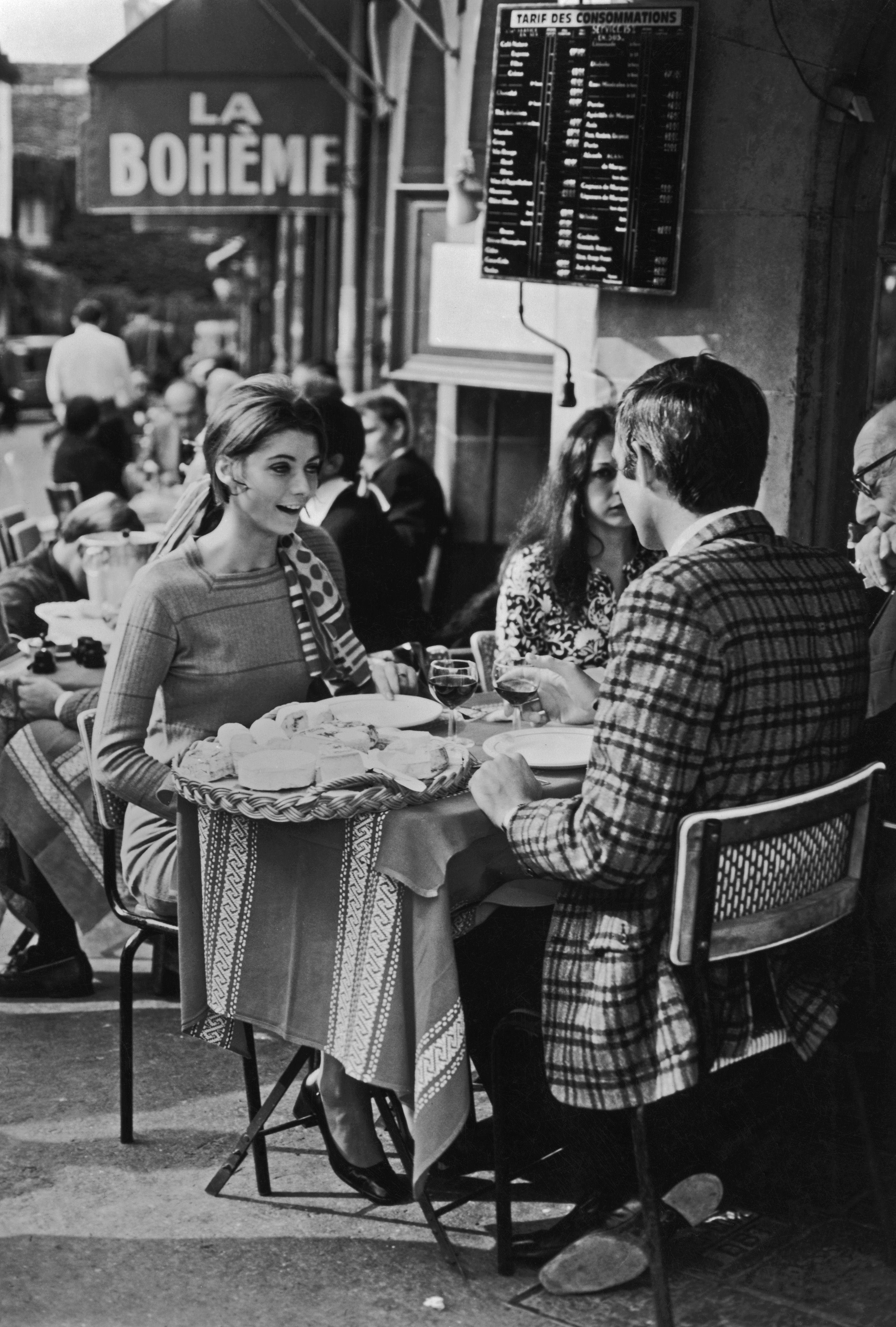 3254x4817 Vintage Photo Of Paris That Will Make You Wish For A Time Machine. Vintage paris, Vintage photo, Vintage photography