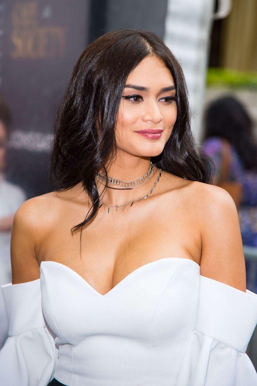 900x1350 Pia Wurtzbach - 'Cafe Society' Premiere in New York City