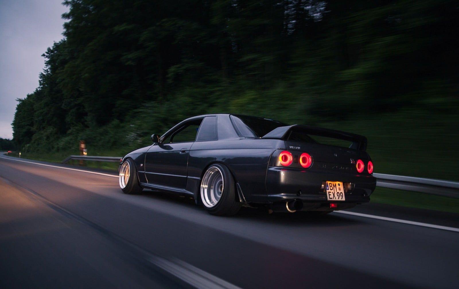 1600x1008 Nissan Skyline R32 Night