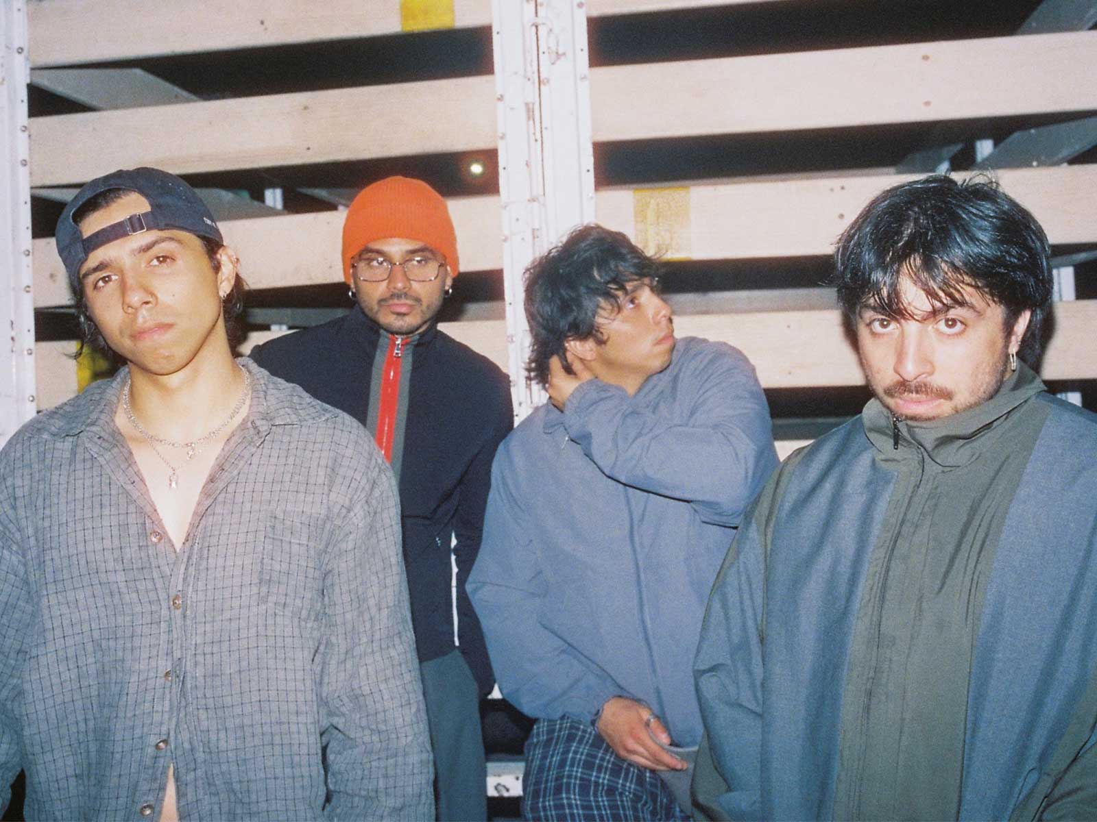 1600x1200 Have you heard “MALASNOTICIAS” by Álvaro Díaz and Latin Mafia yet?