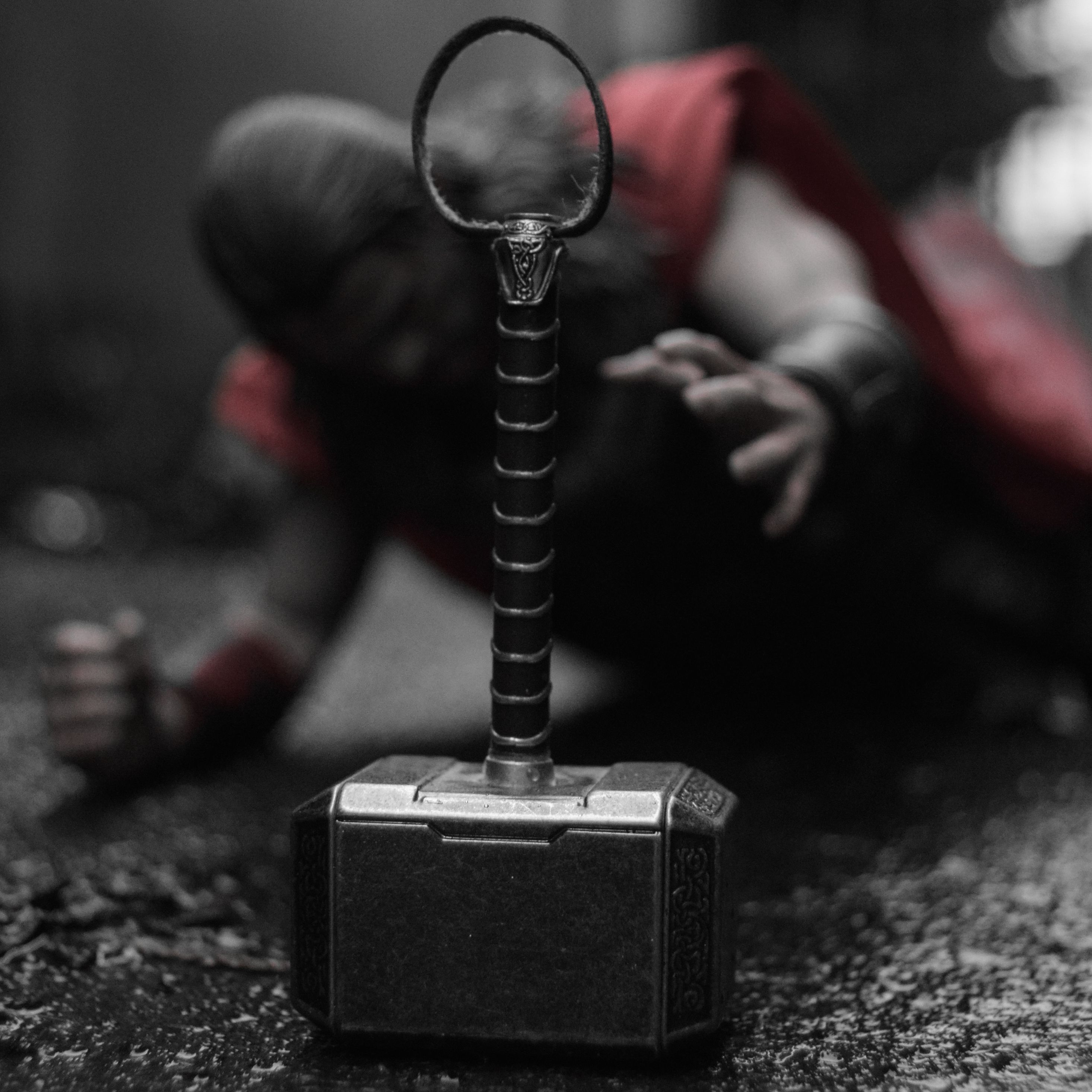 2932x2932 Wallpaper Thor, Mjlnir, Hand, Arm, Black and White, Background Free Image