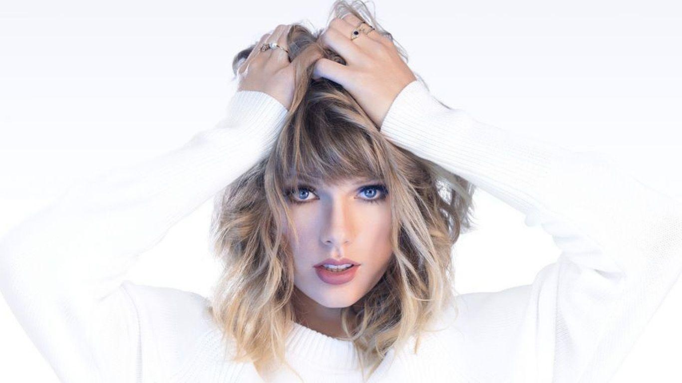 1366x768 Girl Taylor Swift White Artist Wallpaper