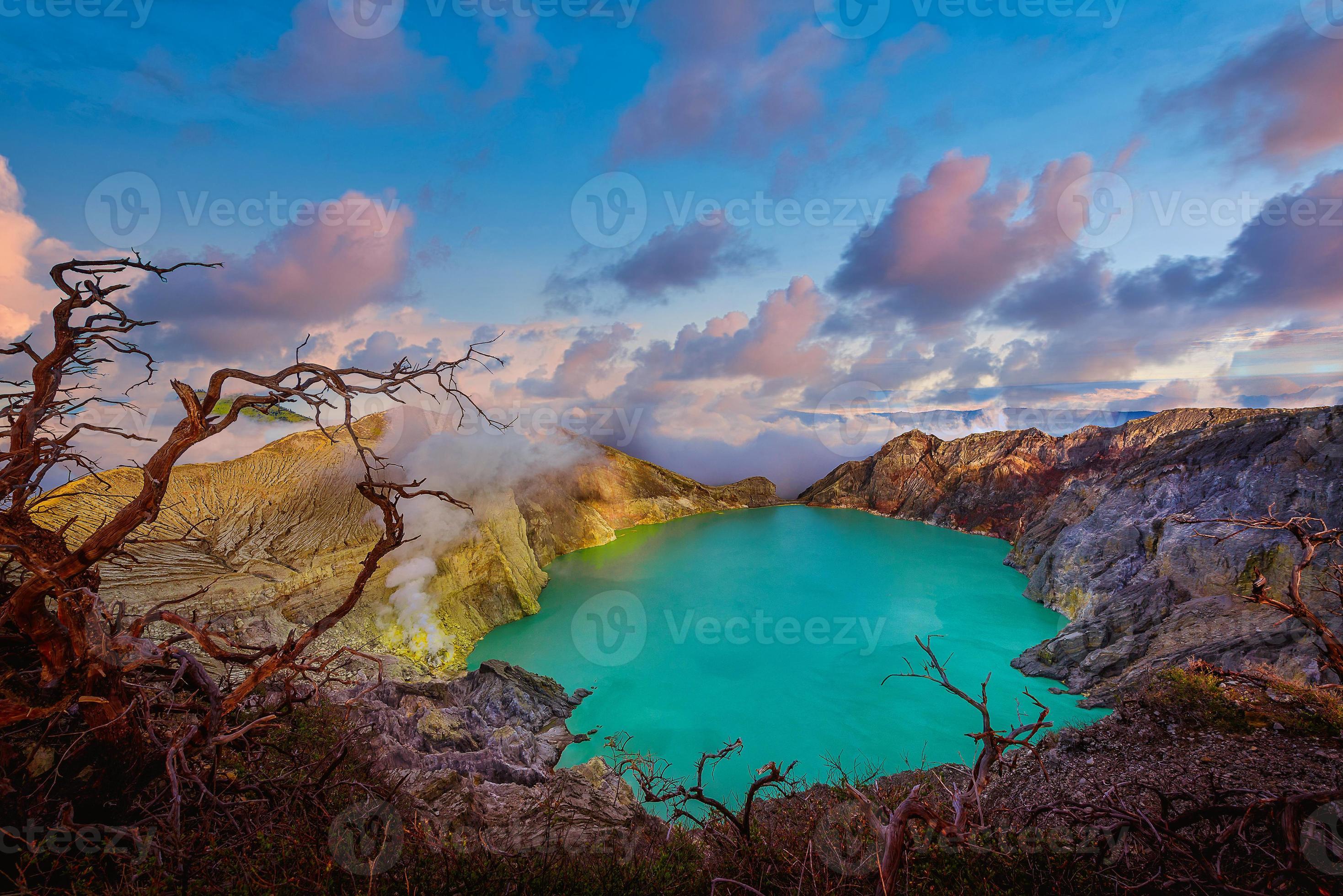2937x1960 Kawah Ijen volcano with Dead trees on blue sky background in Java, Indonesia