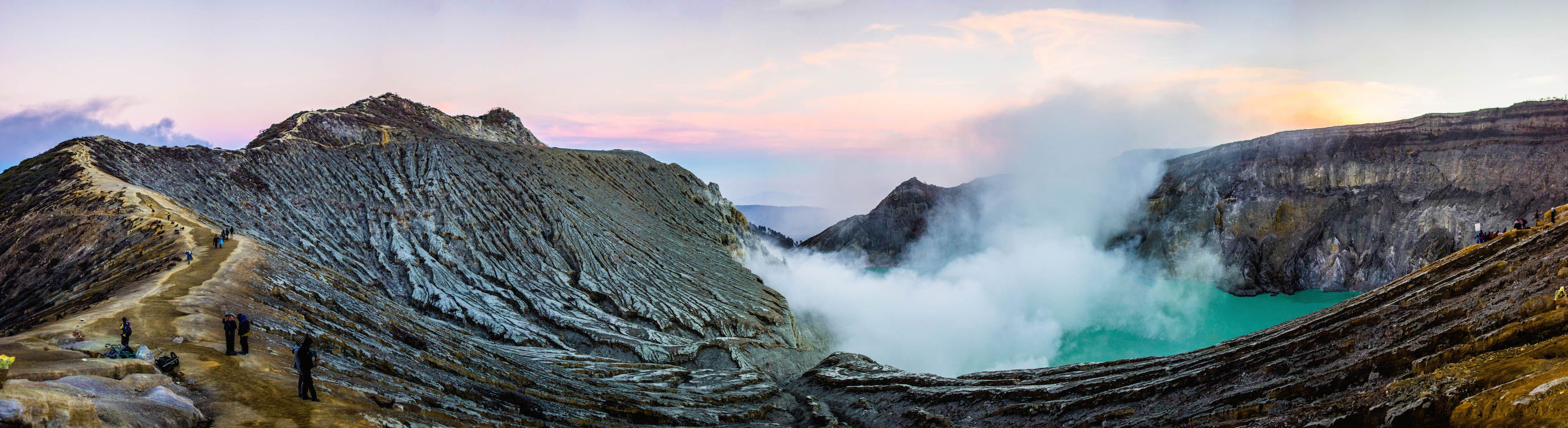 3512x960 Volcano Trekking: Mount Ijen
