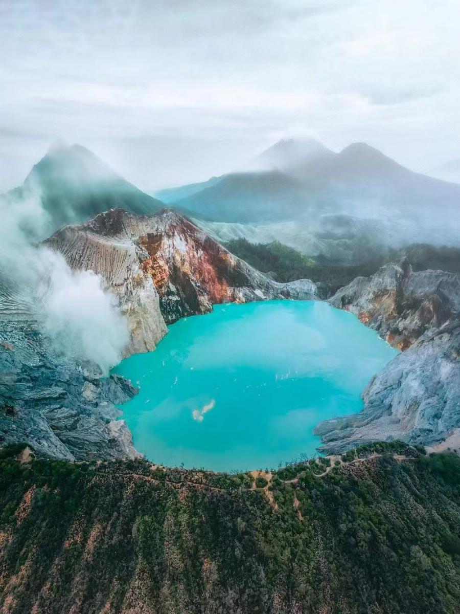 900x1200 Night hike at Ijen, encounter the earth's unique eerie blue flame. Trip.com Licin