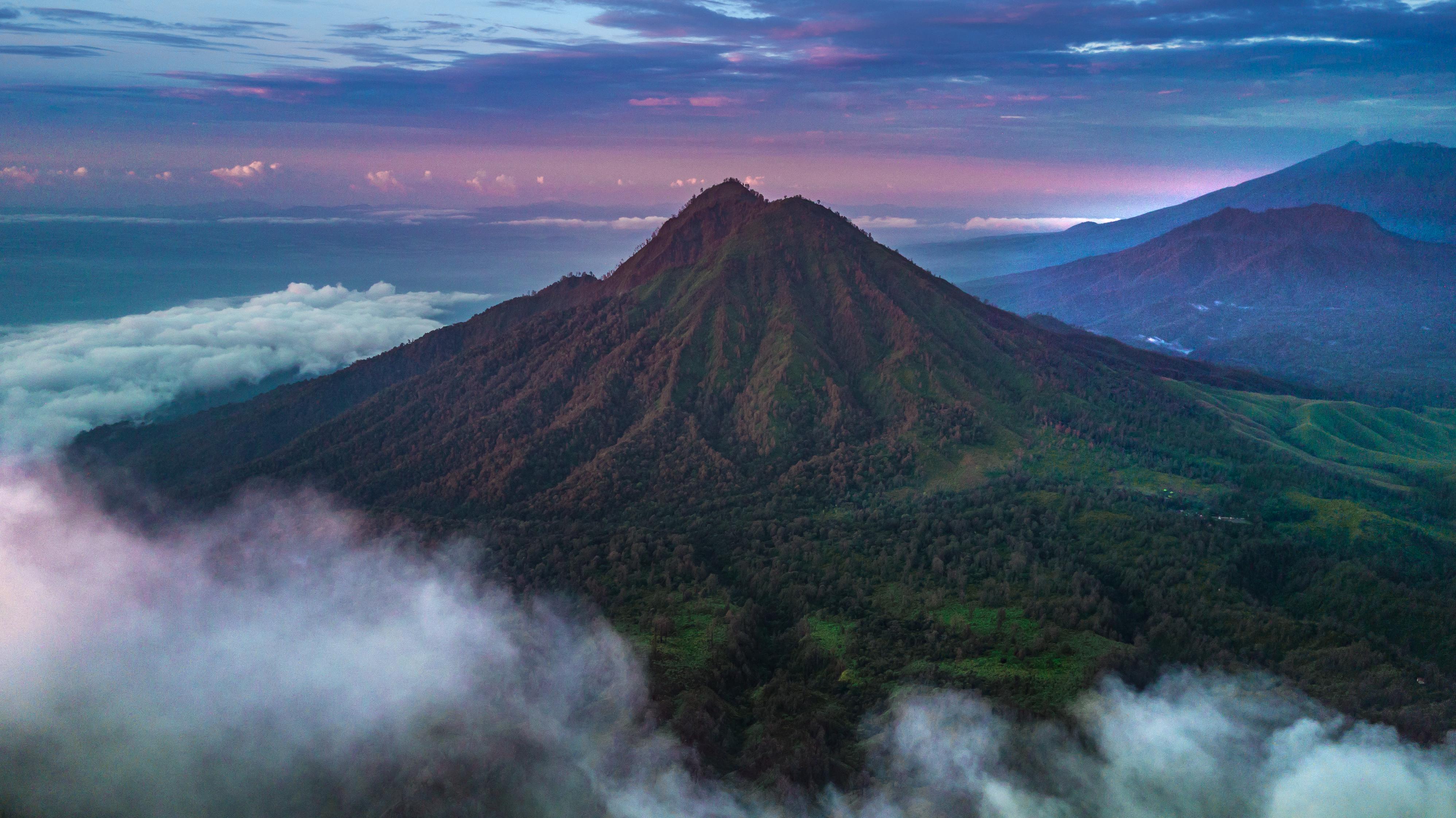 3992x2242 My Morning View from Kawah Ijen, Banyuwangi, Indonesia [OC] [3992x2242]