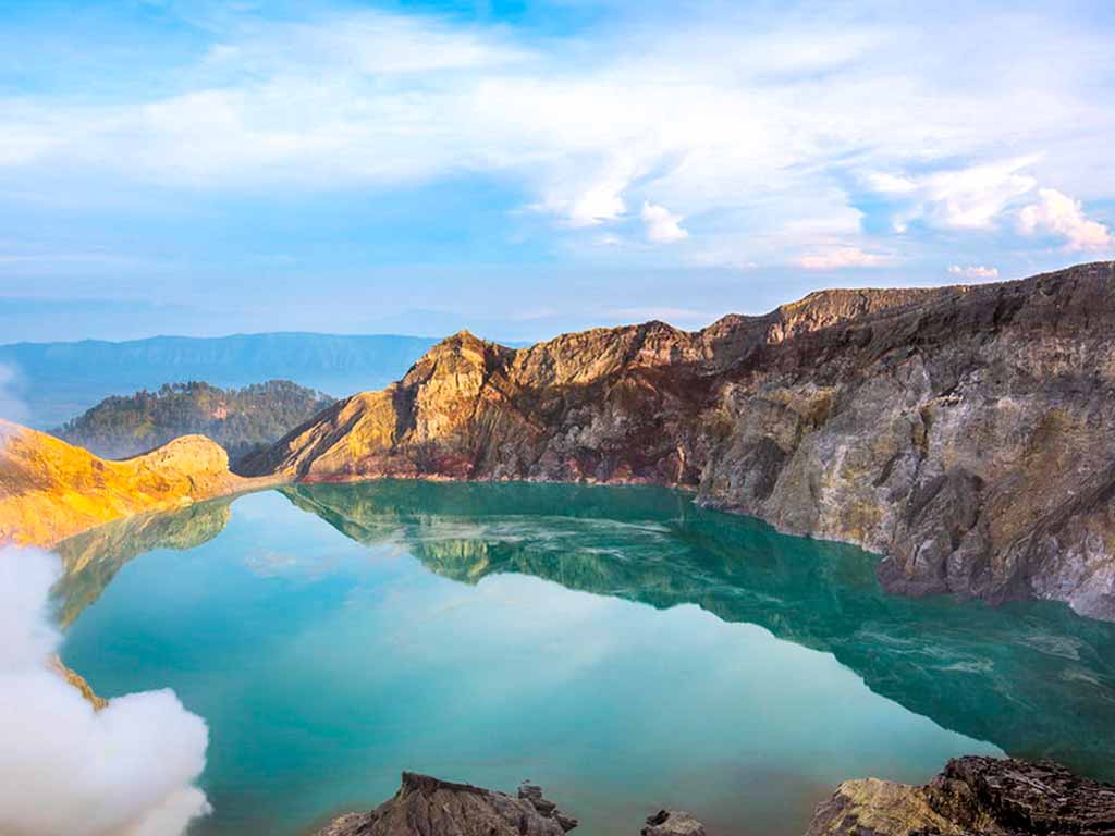 1024x768 Ijen Crater Blue Flame Trekking, Java Island Indonesia