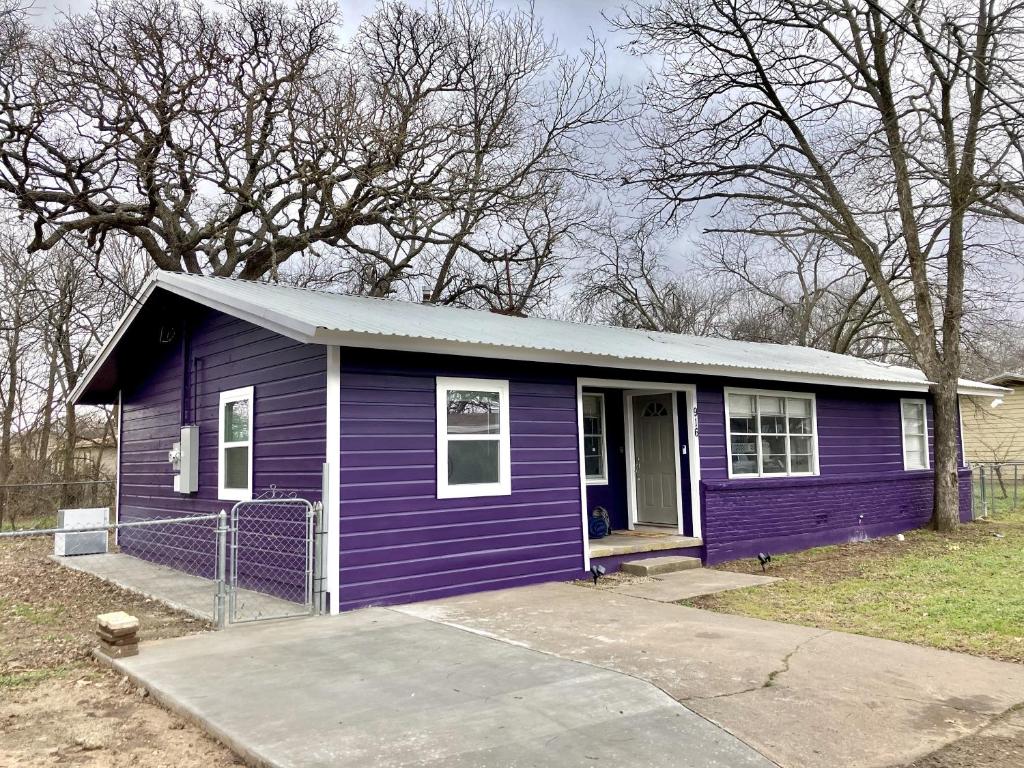 1024x768 The Purple House Near TSU, Stephenville (updated prices 2026)