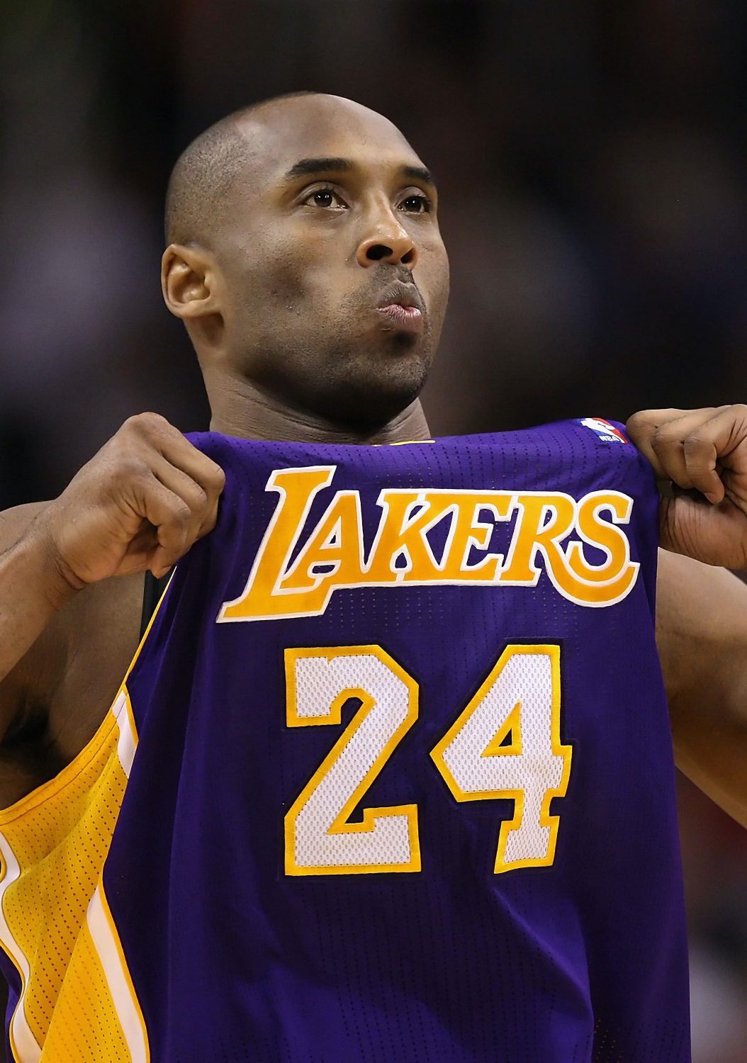 1054x1500 Wallpaper Kobe Bryant Shirt Purple Kobe Back Jersey Wallpaper Los Angeles Lakers Wallpaper Kobe