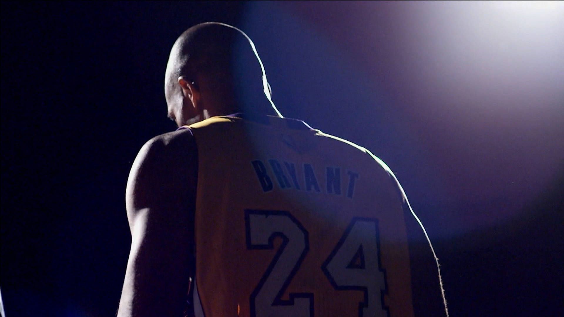 1920x1080 Kobe Back Jersey Wallpaper Download Kobe Bryant Shines In The Spotlight Wallpaper