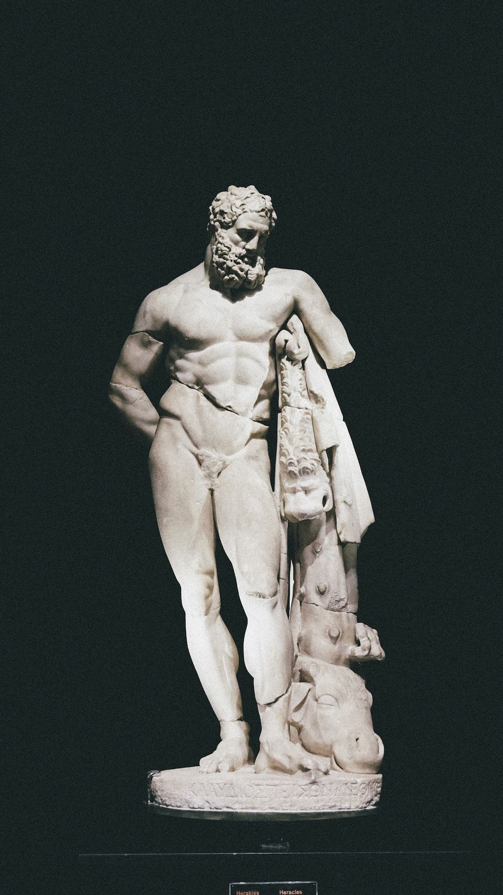1000x1777 Greek Sculptures Wallpaper