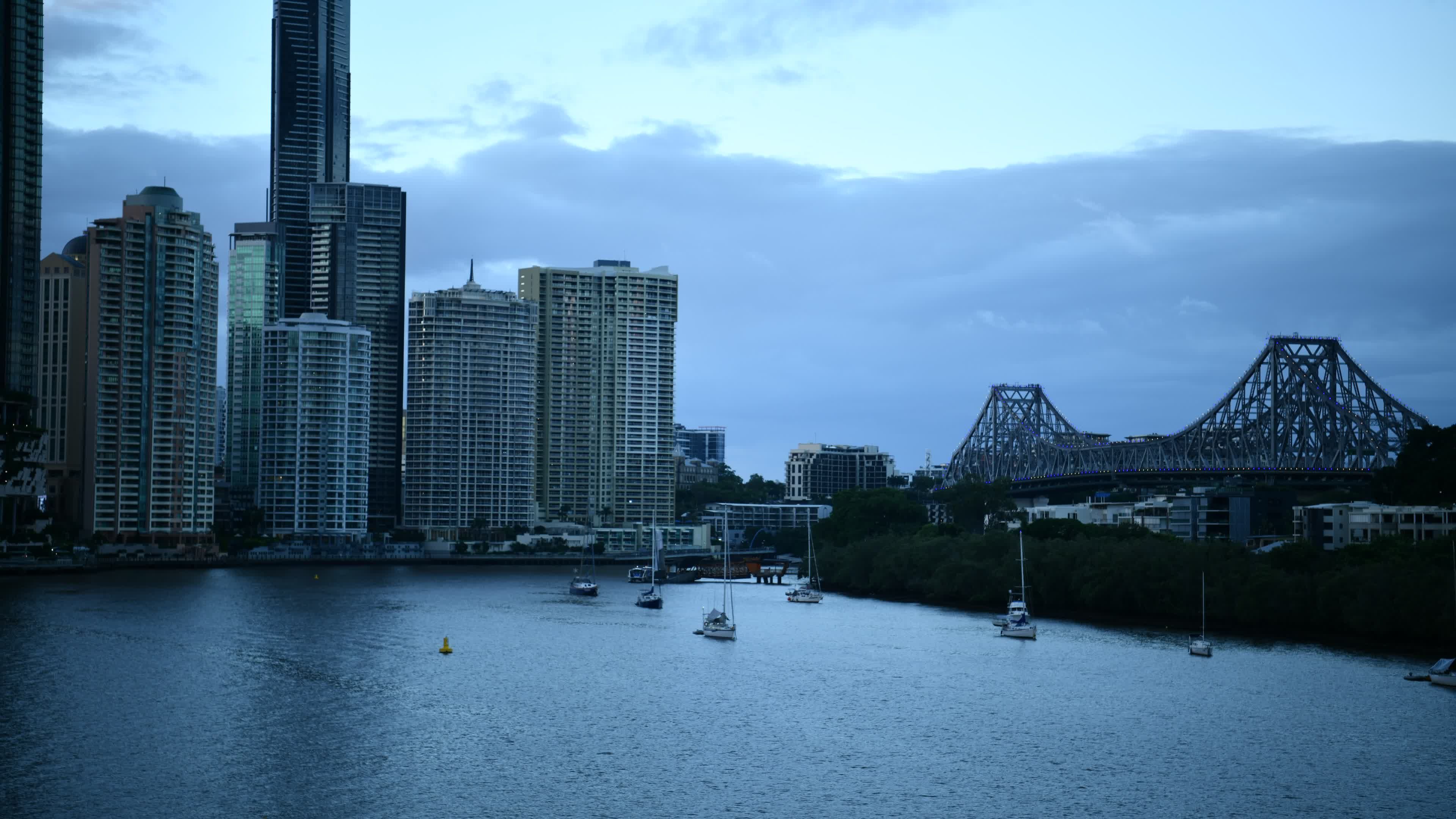 3840x2160 Brisbane Cityscape with Story Bridge