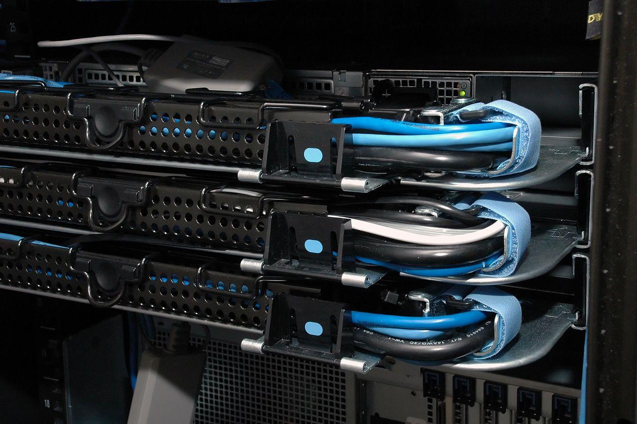 1280x851 Cable Management Dell