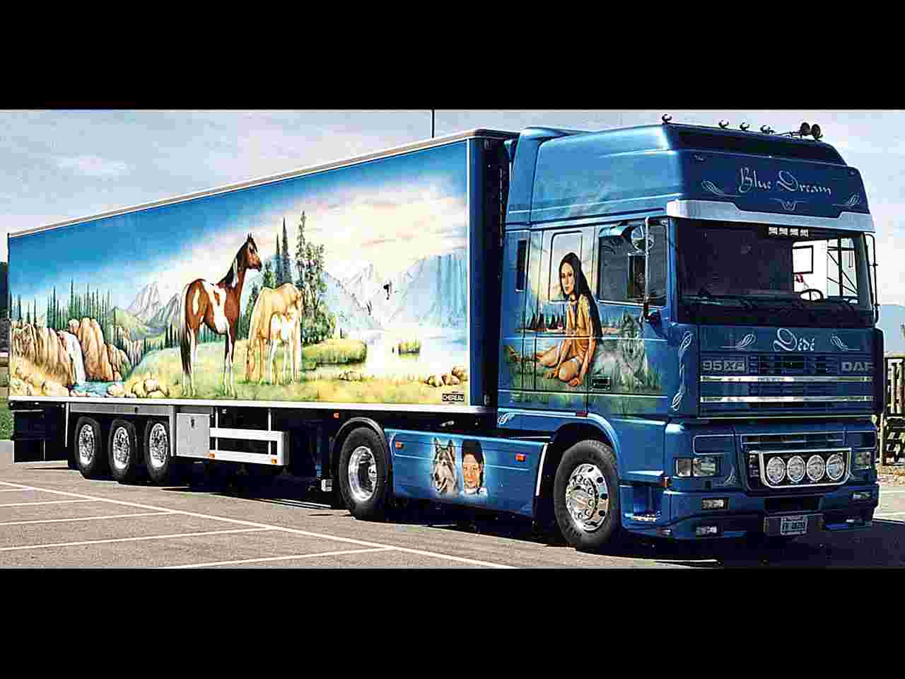 1280x960 Girls and Trucks Wallpaper