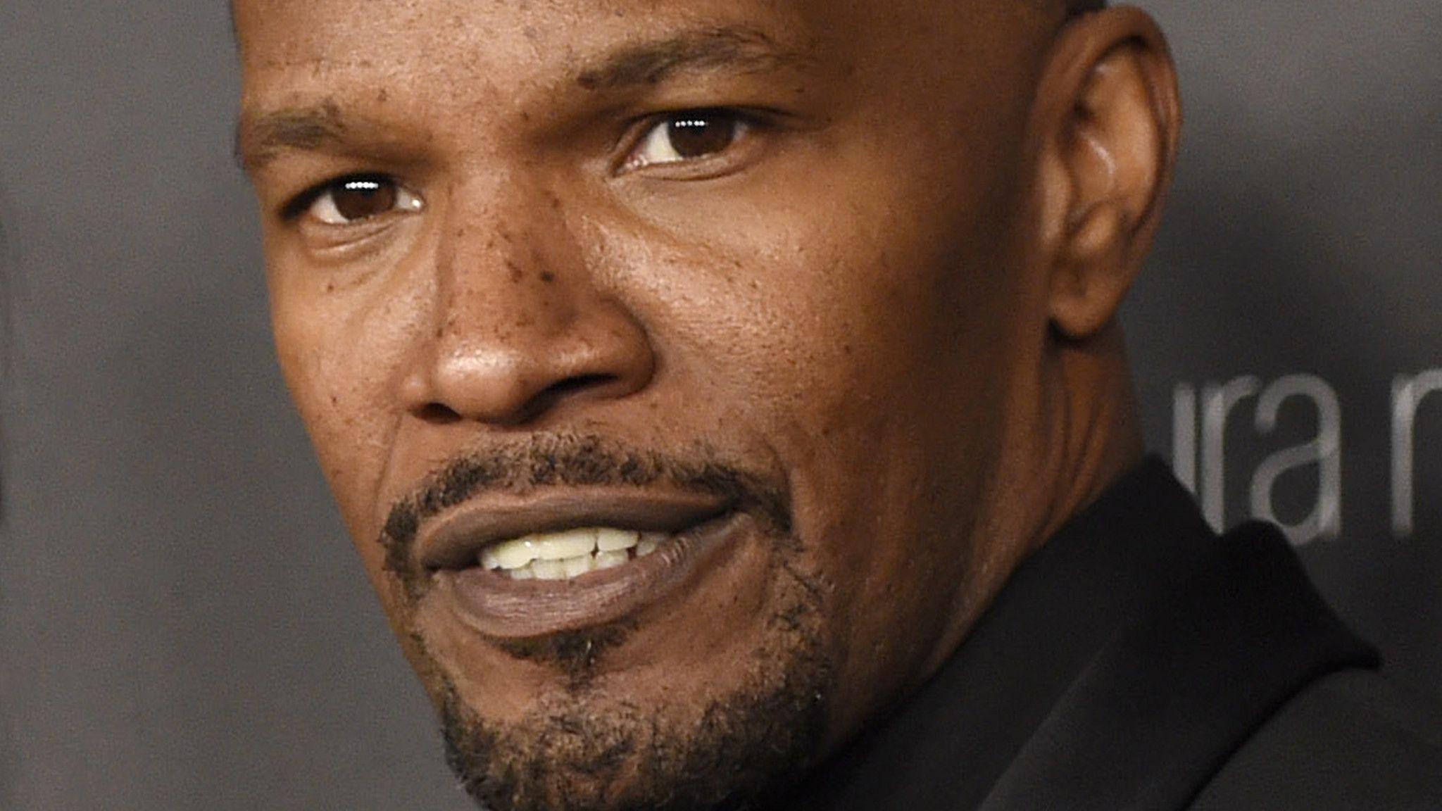2048x1152 Jamie Foxx Wallpaper Image Photo Picture Background