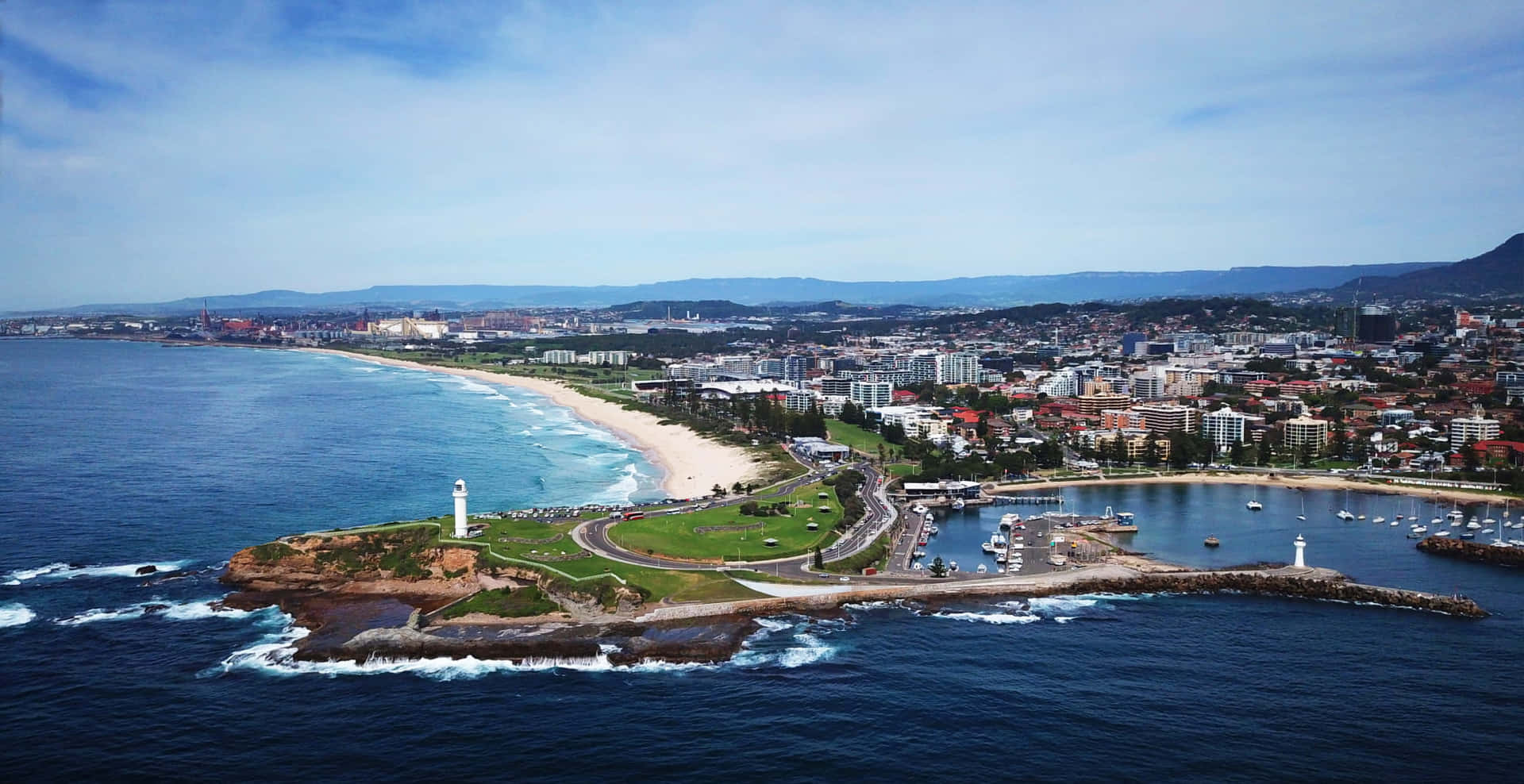 1920x988 Download Majestic View of Wollongong Beach at Sunrise Wallpaper