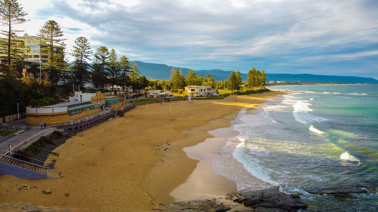 1600x900 Wollongong North Beach