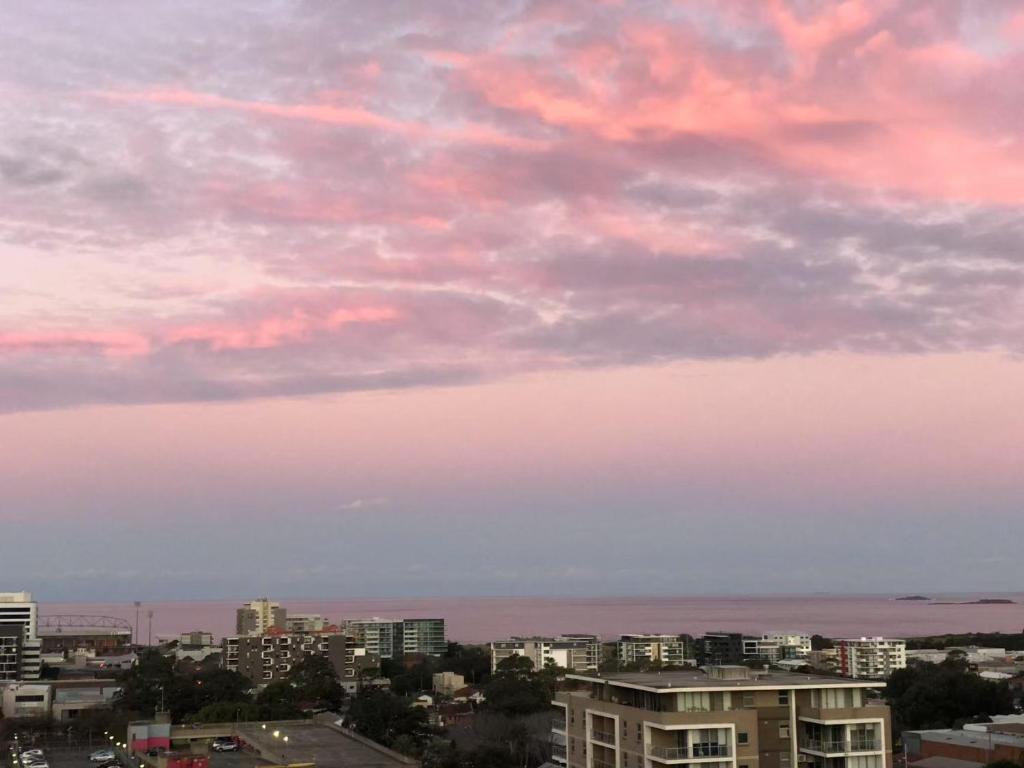 1024x768 CBD Penthouse Retreat Ocean & City View, Wollongong (updated prices 2026)
