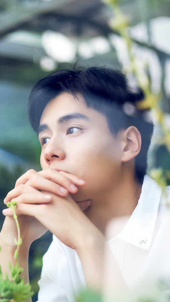 675x1200 Hu Yitian Wallpaper