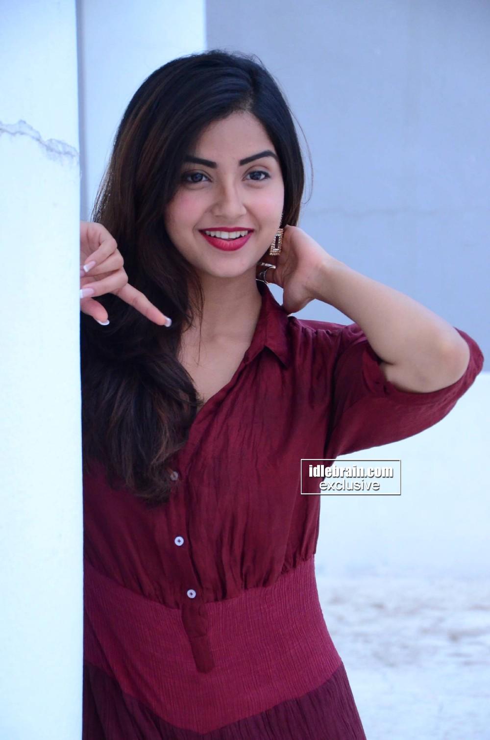 1000x1509 Kashmira Pardeshi Wallpaper