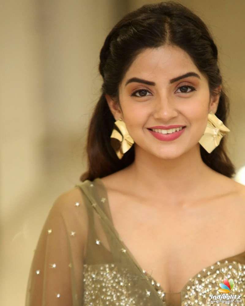 800x1000 Kashmira Pardeshi. Tamil actress photo, Actress photo, Bollywood actress