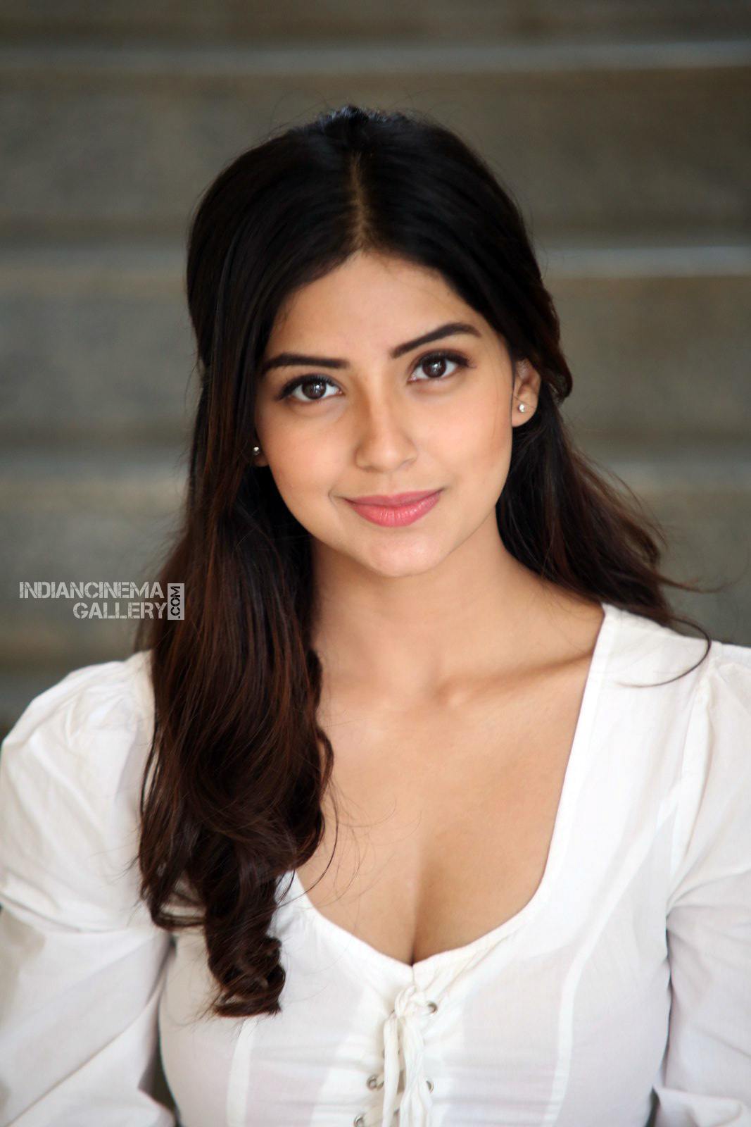1067x1600 Kashmira Pardeshi