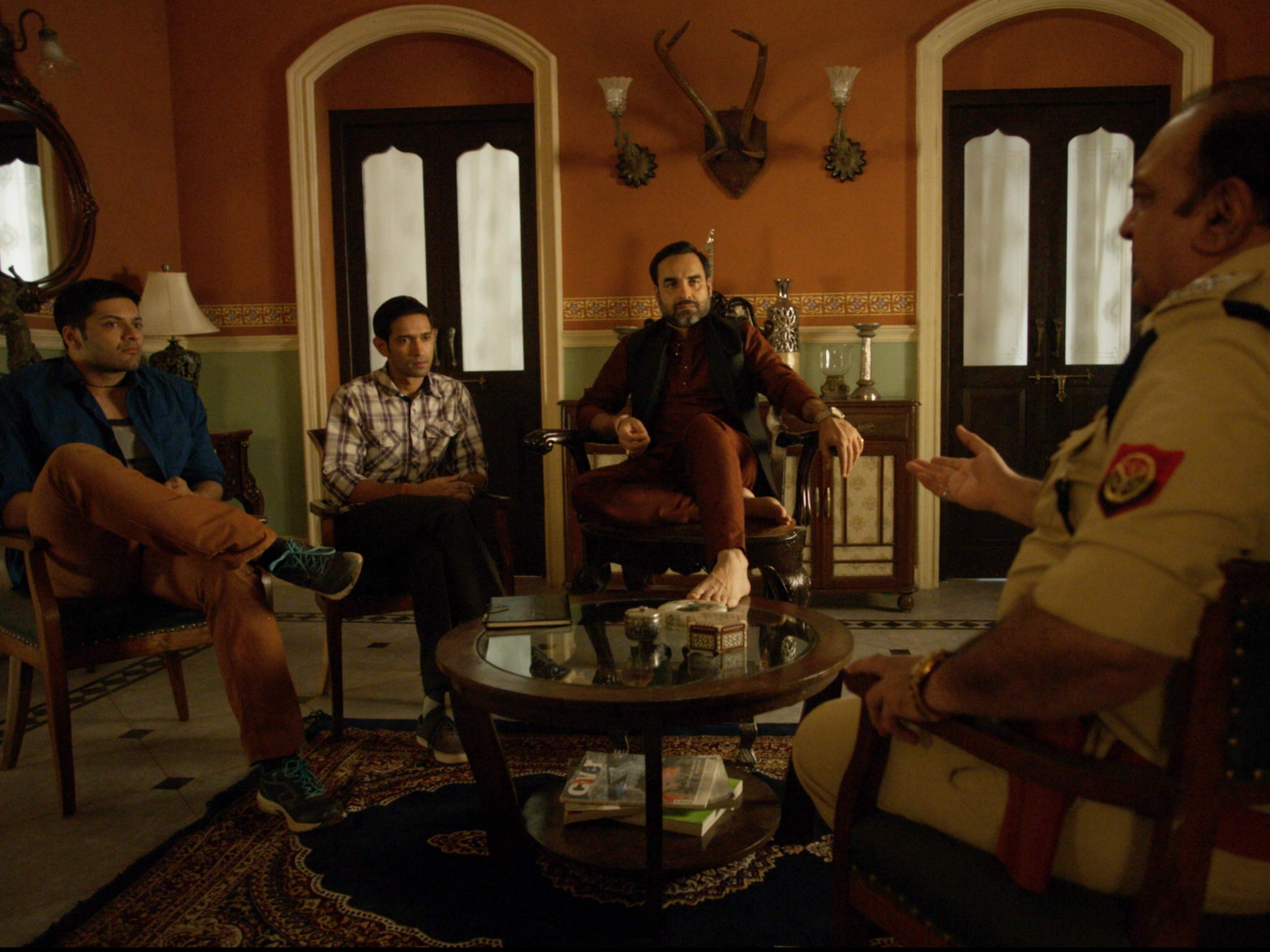 2560x1920 Watch Mirzapur