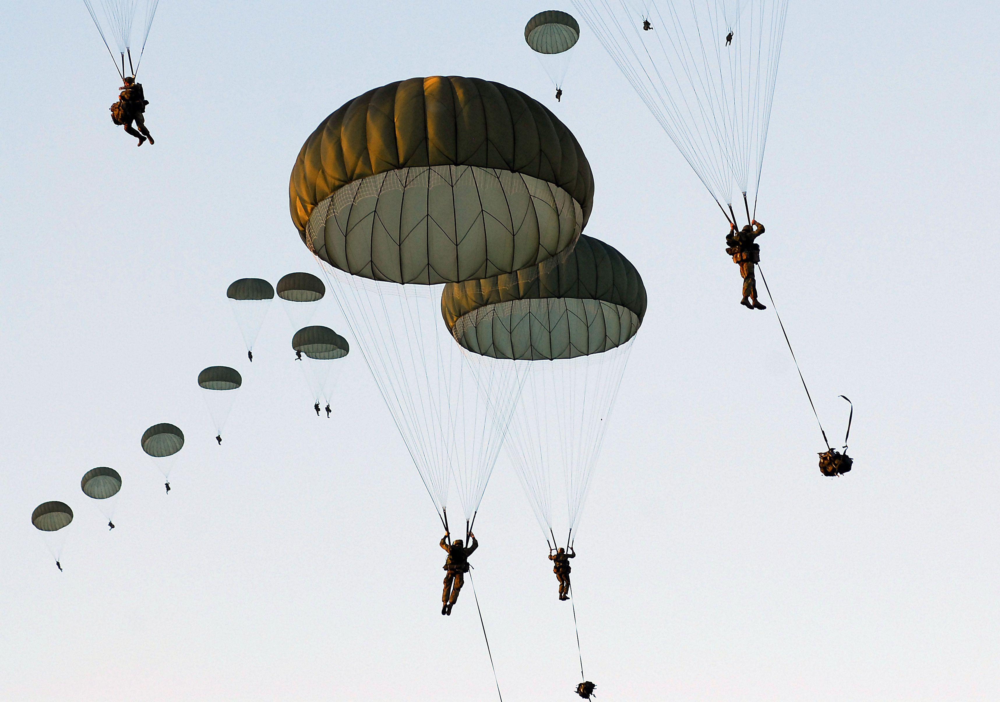 Paratrooper Wallpapers - Top Free Paratrooper Backgrounds - WallpaperAccess