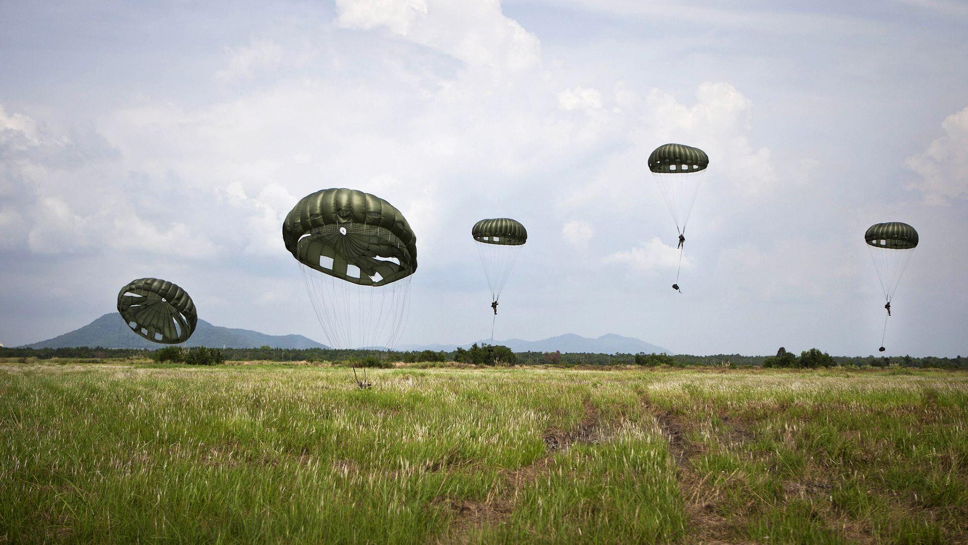 1920x1080 Paratrooper Wallpaper