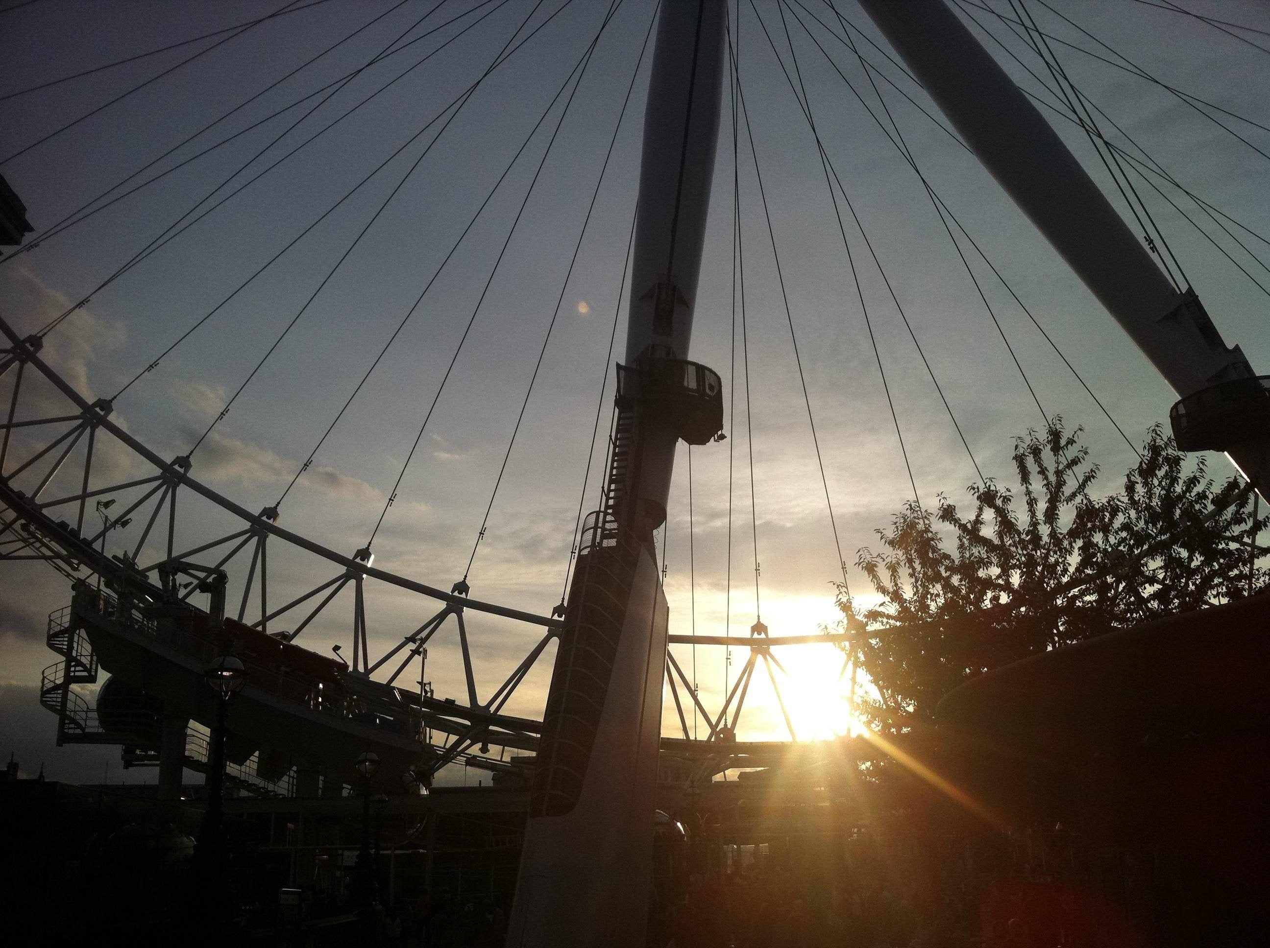 2592x1936 In honor of the Olympics, here's a photo I took of a sunsetdon Eye last summer