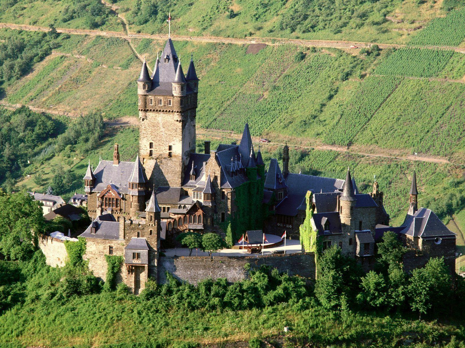 1600x1200 Reichsburg Castle Wallpaper Germany World Wallpaper in jpg format