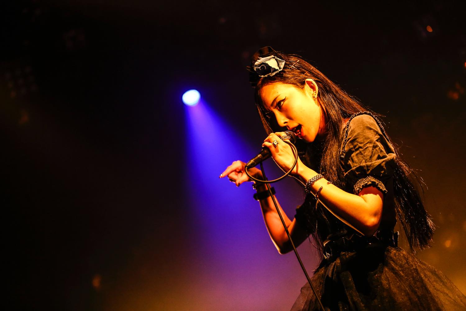 1500x1000 Saiki Called Out To The Audience, Asking Them If They Concert Wallpaper & Background Download