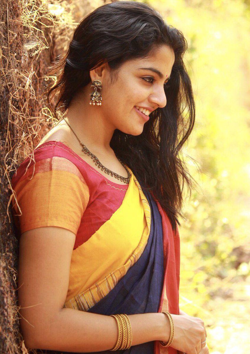 847x1200 Nikhila Vimal Top Best Photo And Hot HD Wallpaper