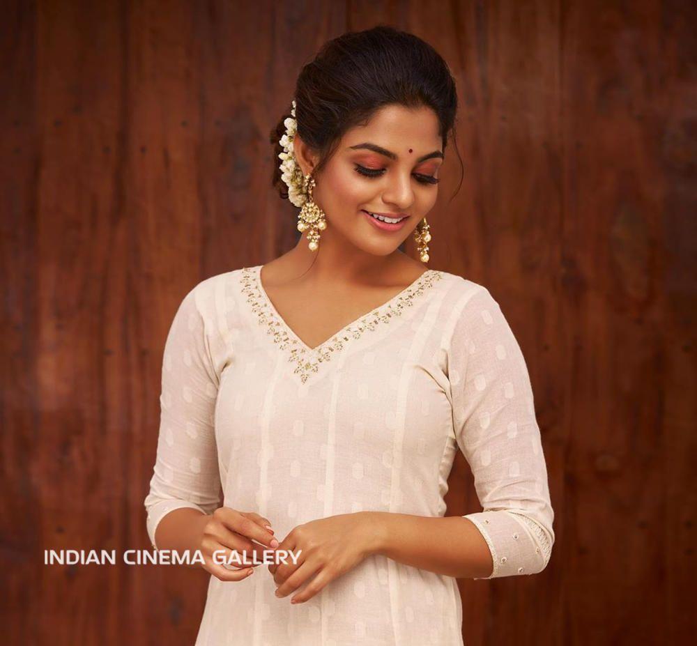 Nikhila Vimal Wallpapers - Top Free Nikhila Vimal Backgrounds ...