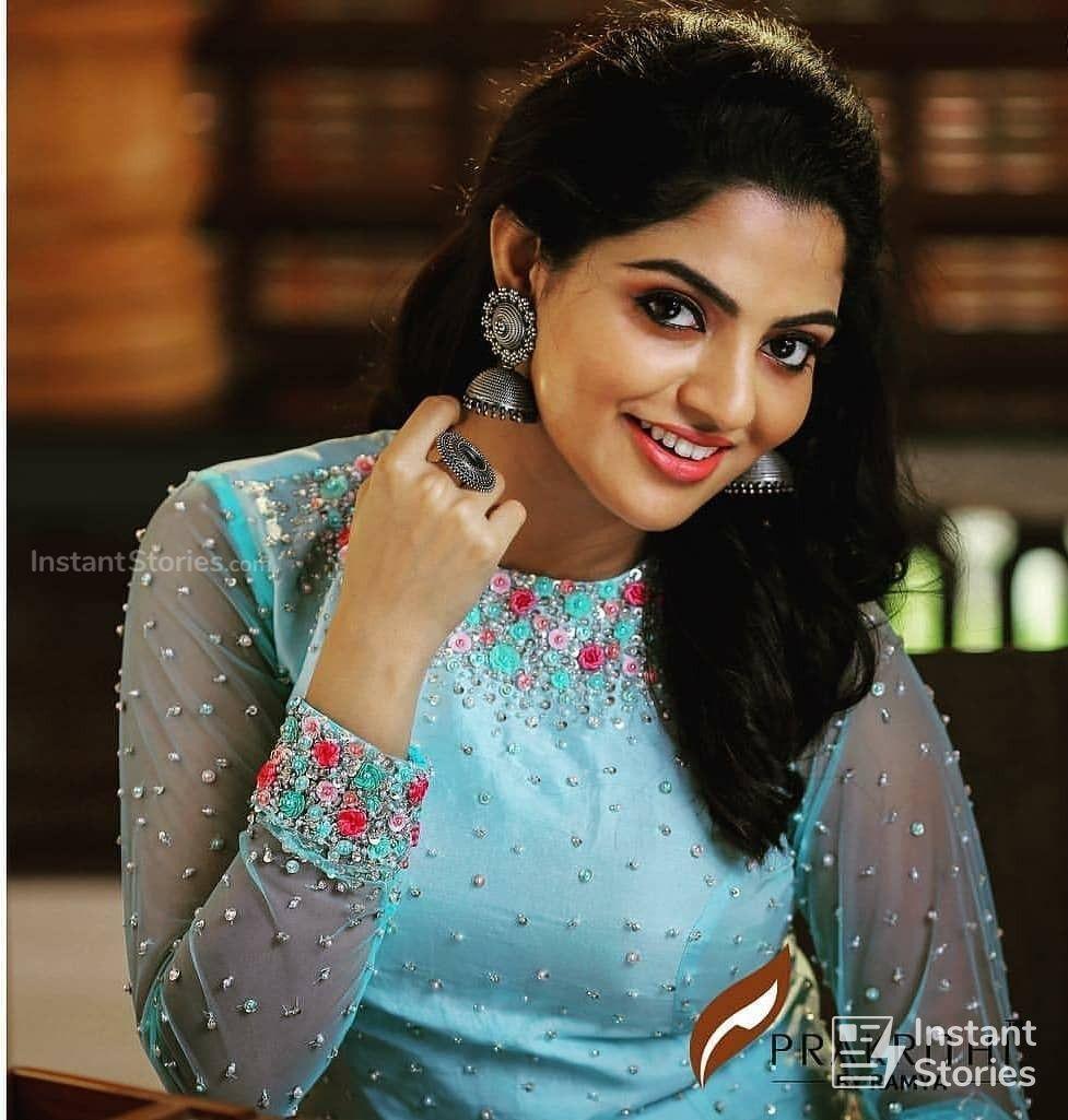 977x1025 Nikhila Vimal Latest Hot HD Photo Wallpaper (1080p, 4k)