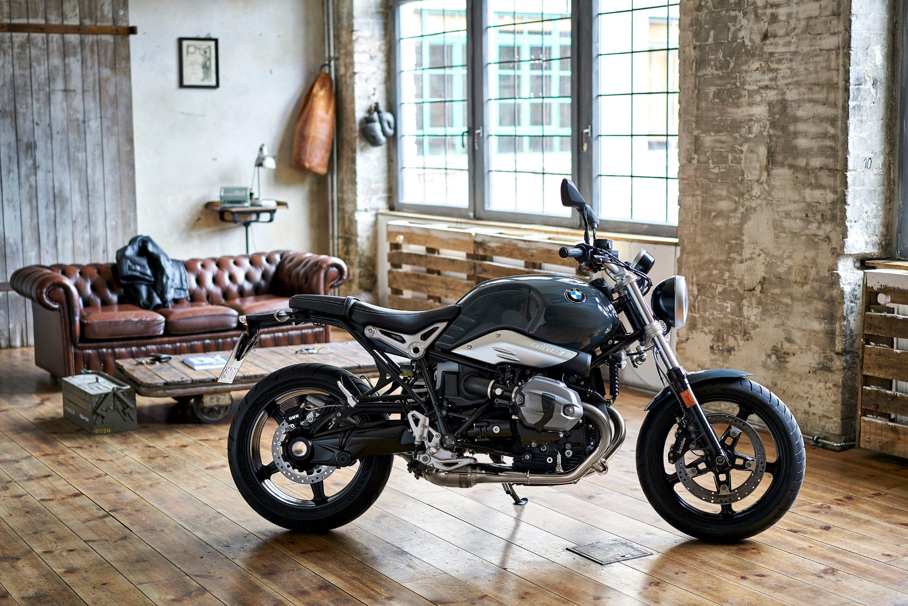 2998x2000 2018 BMW R NineT Pure