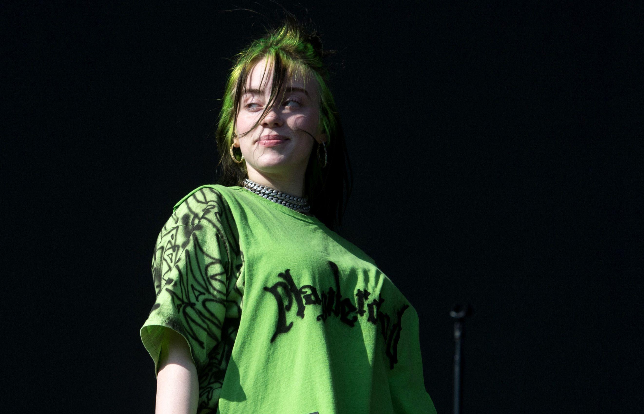 Billie Eilish Smile Wallpapers - bigbeamng