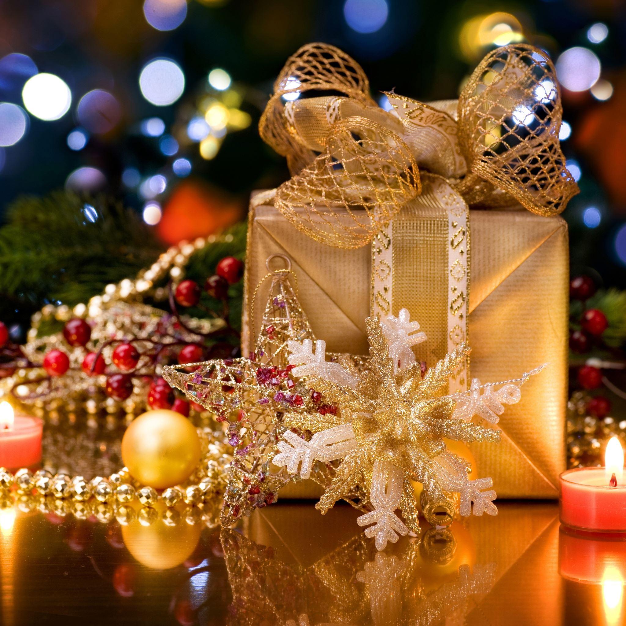 1024x1024 Christmas Gift Box iPad Air Wallpaper Free Download
