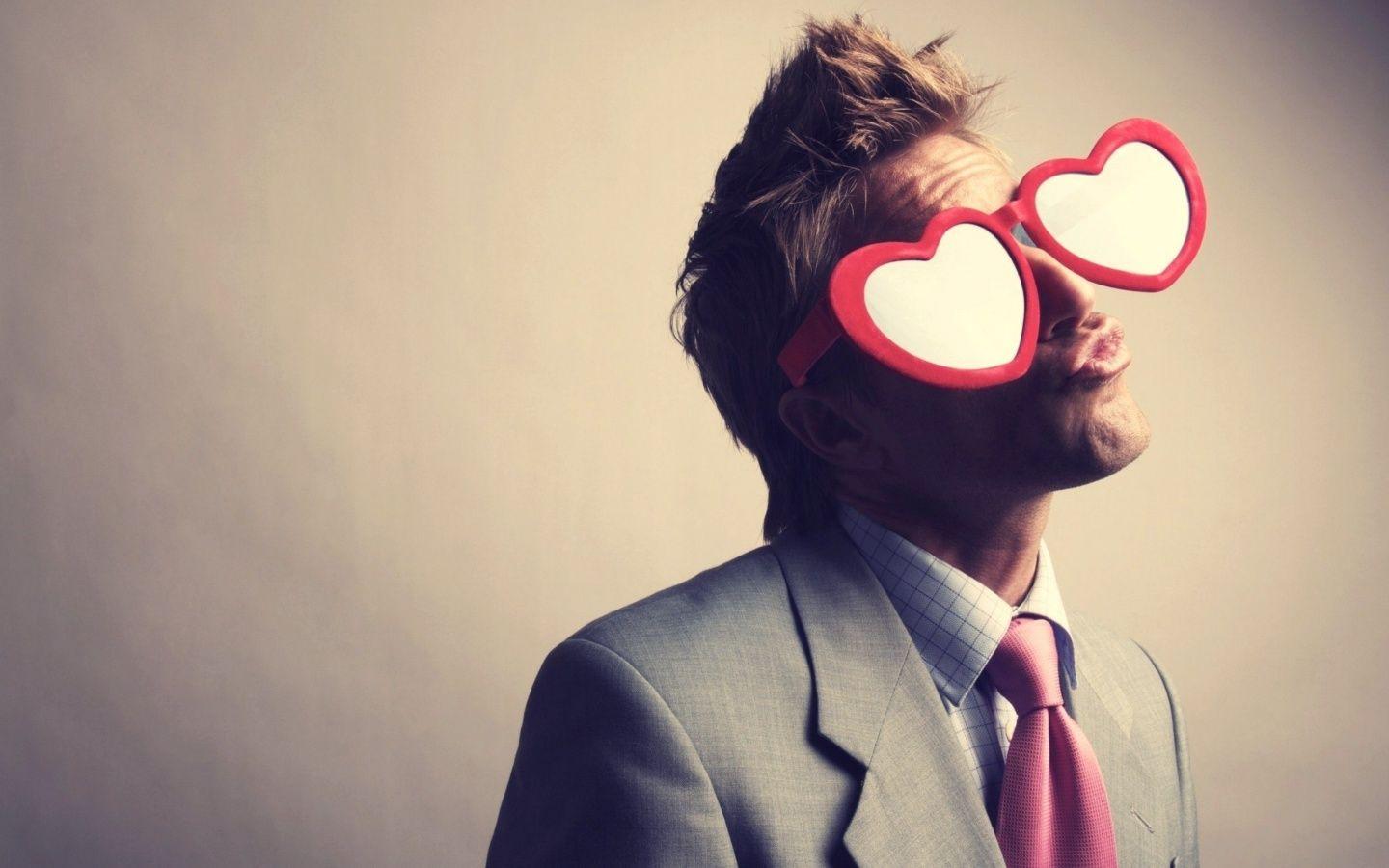 1440x900 Man Hearts Glasses Love Funny Wallpaper