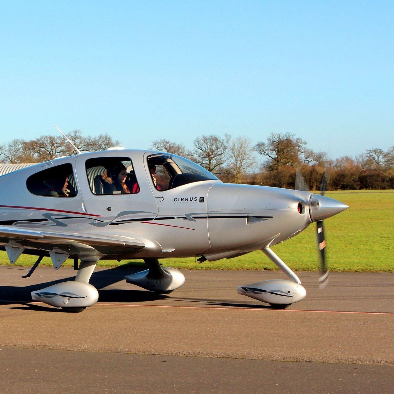 1280x1280 Download wallpaper 1280x1280 cirrus, gts g airplane, american, piston, single engine ipad, ipad ipad mini for parallax HD background