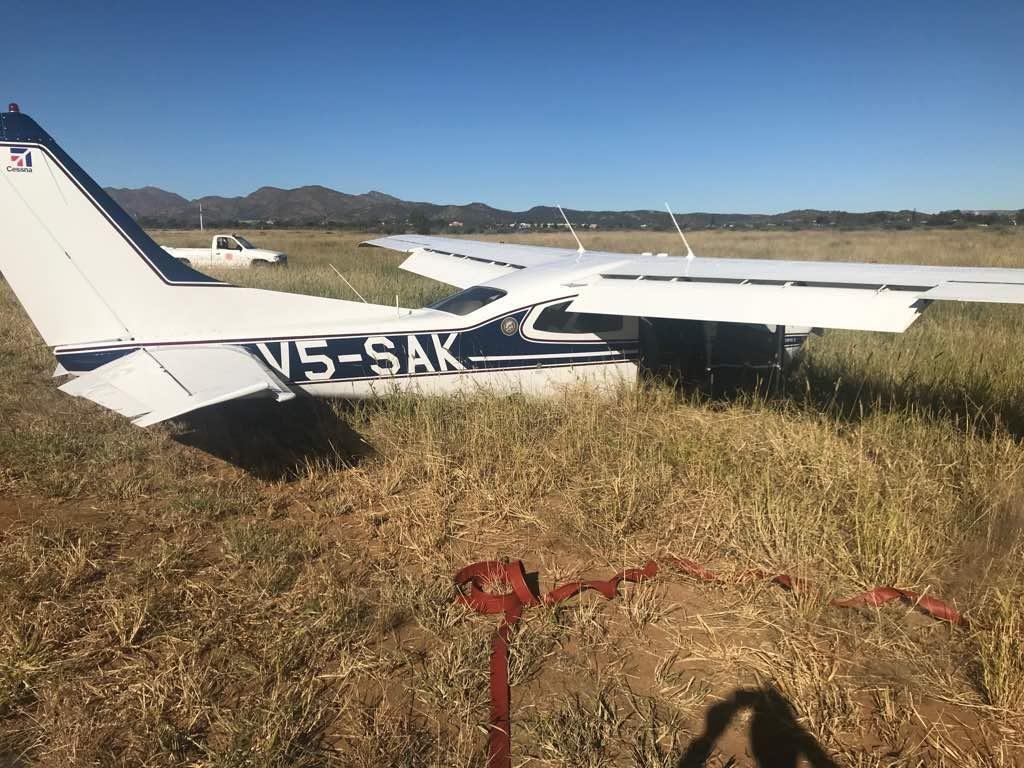 1024x768 Cessna Belly Flops At Eros